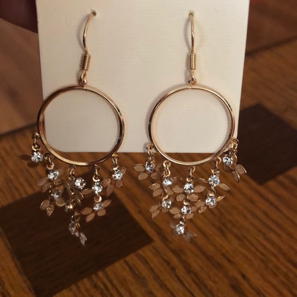 Dangle Earring - Picture 2 of 4